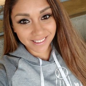 Meet your Posher, Lorraine